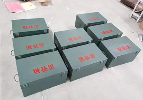松柏镇炸药箱和雷管箱一般是怎么存放的？