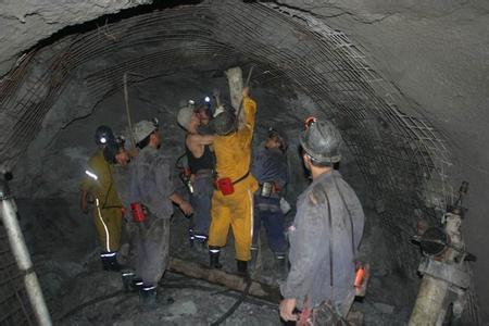 松柏镇工程爆破中的危险因素分析以及应对工程爆破危险的措施